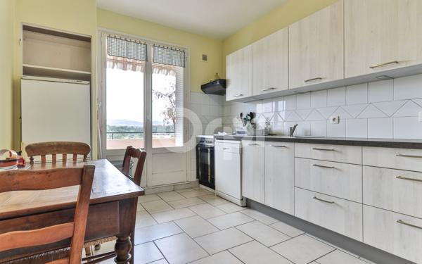 Appartement à vendre    6 pièces • 153 m2 Tassin-la-Demi-Lune