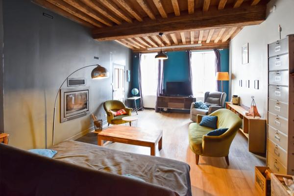 Maison ancienne de 201 m2 avec terrain, à COUCHES (71)