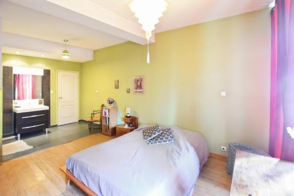 Maison ancienne de 201 m2 avec terrain, à COUCHES (71)