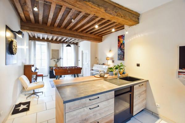 Maison ancienne de 201 m2 avec terrain, à COUCHES (71)