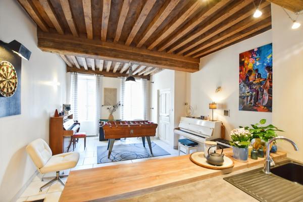Maison ancienne de 201 m2 avec terrain, à COUCHES (71)
