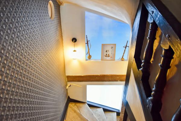 Maison ancienne de 201 m2 avec terrain, à COUCHES (71)