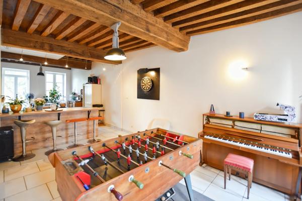Maison ancienne de 201 m2 avec terrain, à COUCHES (71)