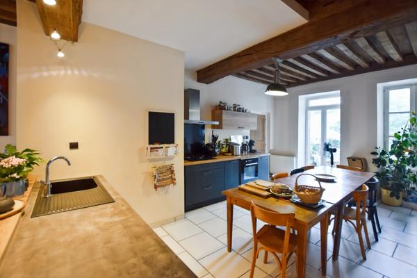 Maison ancienne de 201 m2 avec terrain, à COUCHES (71)