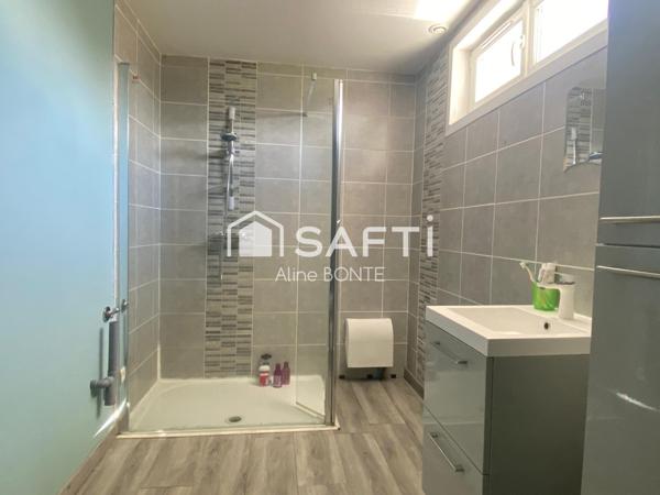 Maison ancienne avec dépendances