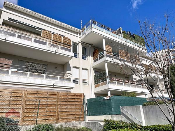 A louer charmant T2 meublé  Haut du Merlan, 13014 Marseille - garage balcon