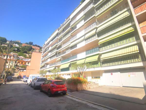 CESSOLE : STUDIO AU 4EME ETAGE DANS RESIDENCE STANDING