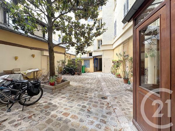à vendre  134 m2 PARIS - 75018