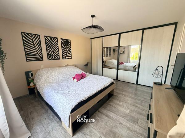 IMMEUBLE AVEC APPARTEMENT, LOCAL COMMERCIAL ET DÉPENDANCE ! FORT POTENTIEL À SAINT-VALLIER !