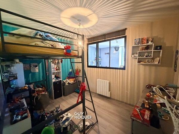 IMMEUBLE AVEC APPARTEMENT, LOCAL COMMERCIAL ET DÉPENDANCE ! FORT POTENTIEL À SAINT-VALLIER !