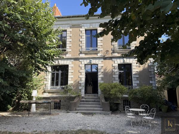 Maison 9 pièce(s) 5 chambre(s) 222.5 m²