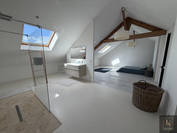 Maison 9 pièce(s) 5 chambre(s) 222.5 m²