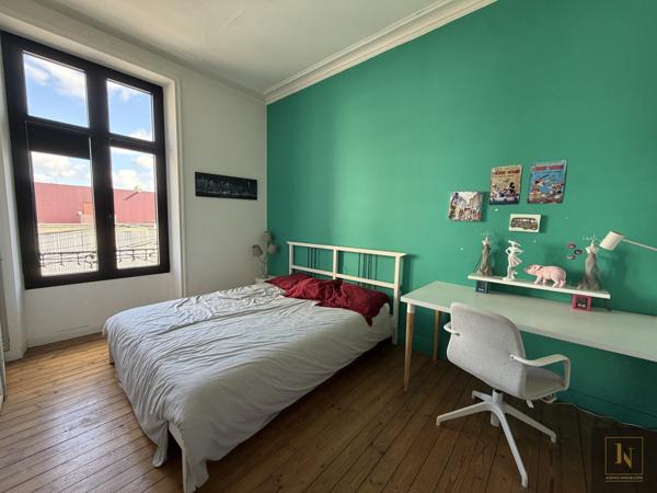 Maison 9 pièce(s) 5 chambre(s) 222.5 m²
