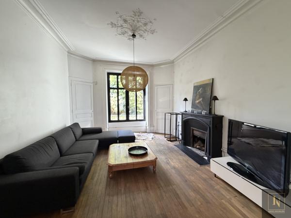 Maison 9 pièce(s) 5 chambre(s) 222.5 m²