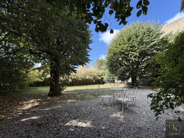 Maison 9 pièce(s) 5 chambre(s) 222.5 m²