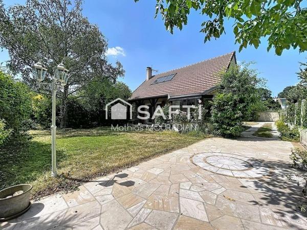 EXCLUSIVITÉ – Maison familiale de caractère – Séjour cathédrale – 155 m² – Jardin de 500 m² – À deux pas du Bois Notre-Dame