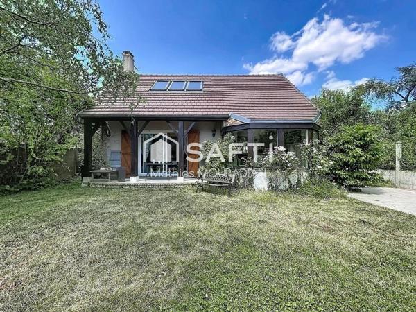 EXCLUSIVITÉ – Maison familiale de caractère – Séjour cathédrale – 155 m² – Jardin de 500 m² – À deux pas du Bois Notre-Dame
