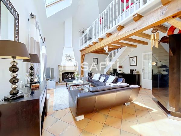 EXCLUSIVITÉ – Maison familiale de caractère – Séjour cathédrale – 155 m² – Jardin de 500 m² – À deux pas du Bois Notre-Dame