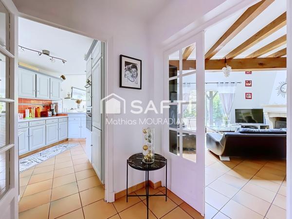 EXCLUSIVITÉ – Maison familiale de caractère – Séjour cathédrale – 155 m² – Jardin de 500 m² – À deux pas du Bois Notre-Dame