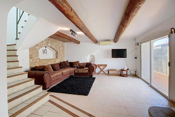 Maison meublée 5 pièces avec terrasses et garage ? Saint-Victoret, secteur Les Rollandins