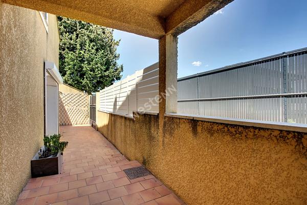 Maison meublée 5 pièces avec terrasses et garage ? Saint-Victoret, secteur Les Rollandins