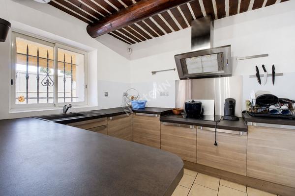 Maison meublée 5 pièces avec terrasses et garage ? Saint-Victoret, secteur Les Rollandins