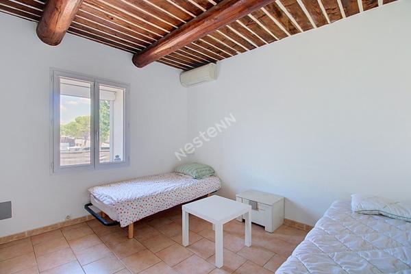 Maison meublée 5 pièces avec terrasses et garage ? Saint-Victoret, secteur Les Rollandins