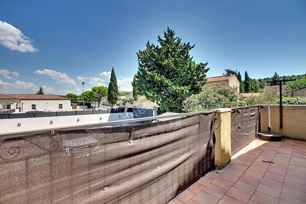 Maison meublée 5 pièces avec terrasses et garage ? Saint-Victoret, secteur Les Rollandins