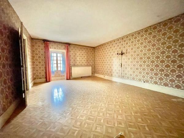 Ancienne ferme à rénover à Ruffey sur Seille