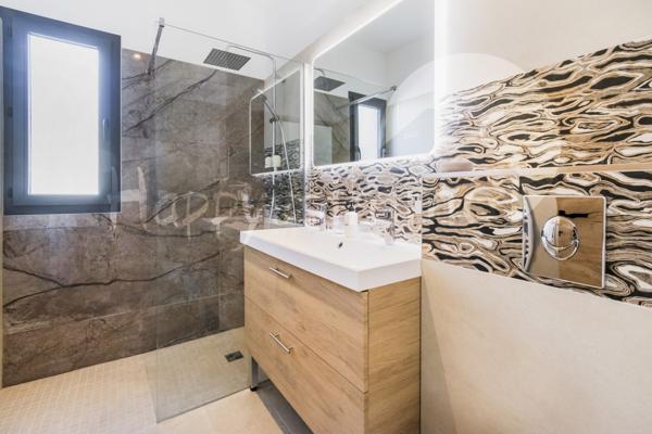 Maison
                                                                                                                                                                                                                                                                                                                        4 pièce(s)                                                                                                                                                                                                          3 chambre(s)                                                                                                                                                                                                          117  m²