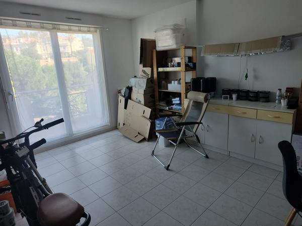 Appartement
                                                                                                                                                                                                                                                                                                                        2 pièce(s)                                                                                                                                                                                                          1 chambre(s)                                                                                                                                                                                                          48.3  m²