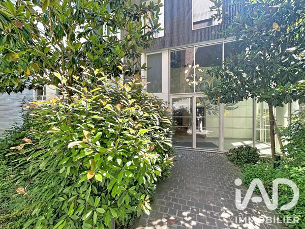 Location appartement 2 pièces 50 m² Paris 18