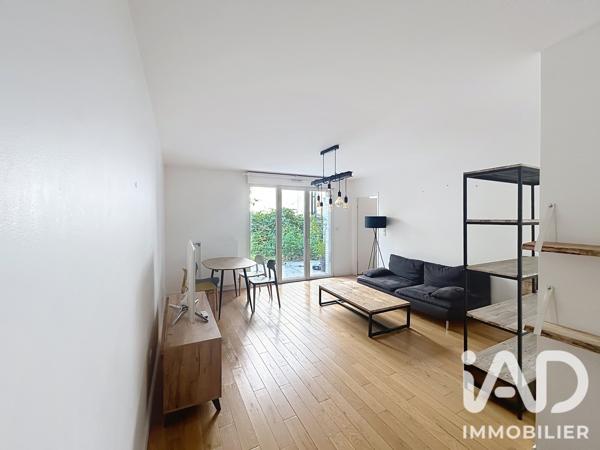 Location appartement 2 pièces 50 m² Paris 18