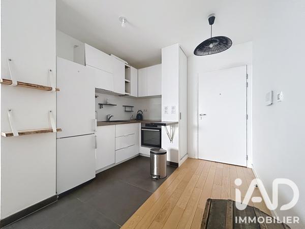 Location appartement 2 pièces 50 m² Paris 18