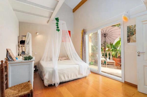 Vente                                                      Maison
                        
                     4 pièces                      114 m2                     à Villefranche-sur-Mer