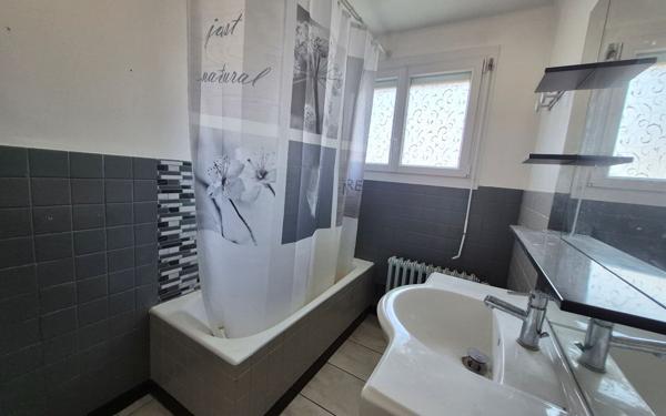 Maison à vendre    4 pièces •  Villiers-en-Lieu