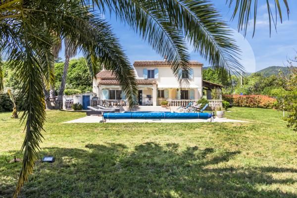 Maison
                                                                                                                                                                                                                                                                                                                        6 pièce(s)                                                                                                                                                                                                          4 chambre(s)                                                                                                                                                                                                          149.63  m²