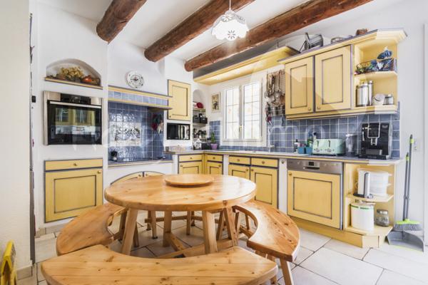 Maison
                                                                                                                                                                                                                                                                                                                        6 pièce(s)                                                                                                                                                                                                          4 chambre(s)                                                                                                                                                                                                          149.63  m²