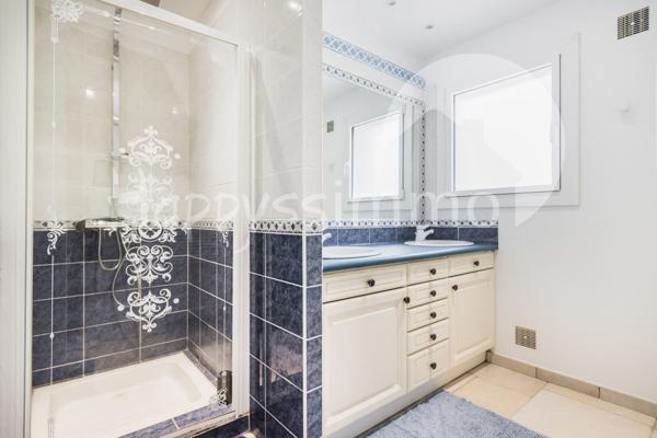 Maison
                                                                                                                                                                                                                                                                                                                        6 pièce(s)                                                                                                                                                                                                          4 chambre(s)                                                                                                                                                                                                          149.63  m²