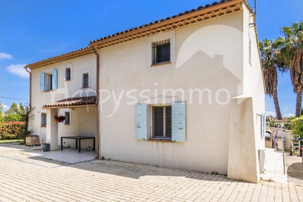 Maison
                                                                                                                                                                                                                                                                                                                        6 pièce(s)                                                                                                                                                                                                          4 chambre(s)                                                                                                                                                                                                          149.63  m²
