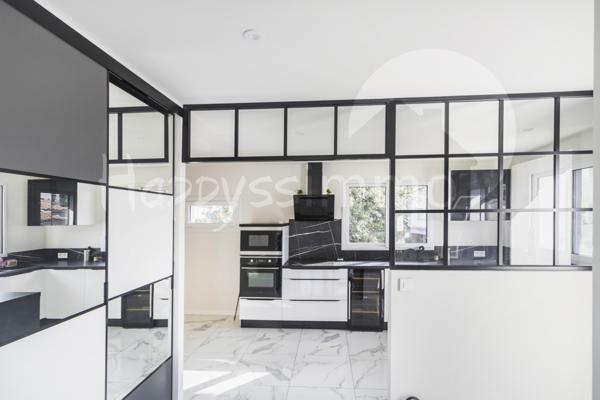 Maison
                                                                                                                                                                                                                                                                                                                        7 pièce(s)                                                                                                                                                                                                          4 chambre(s)                                                                                                                                                                                                          160  m²