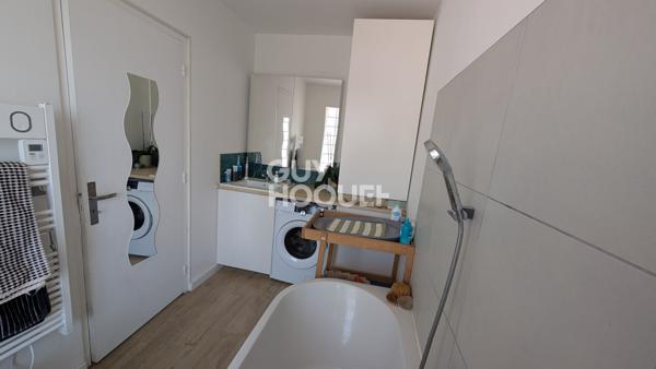Appartement meublé avec terrasse et balcon et jardin.