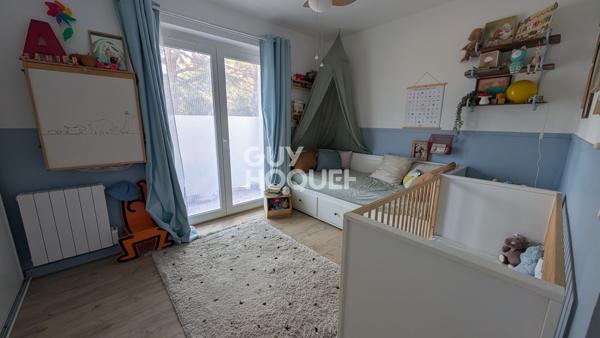 Appartement meublé avec terrasse et balcon et jardin.