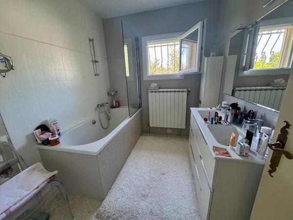 Maison Nimes 8 pièce(s) 246.39 m2