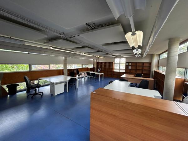 Bureaux à louer avec parking clos et sécurisé - ZFU - 13016 Marseille