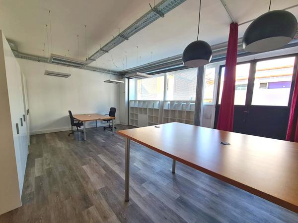 Local professionnel 62 m² - Ivry-sur-Seine