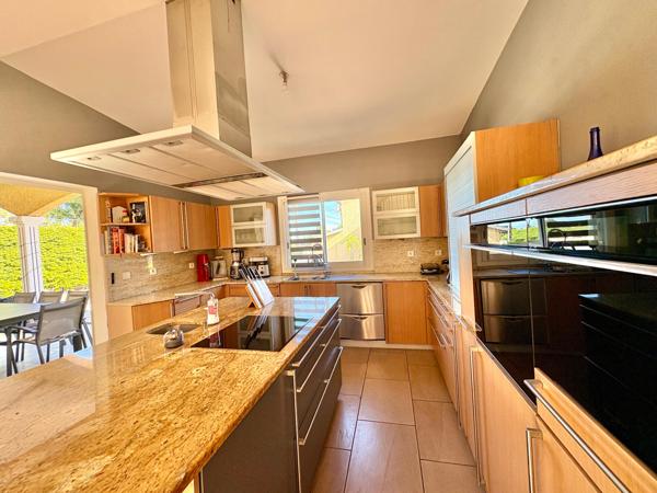 Magnifique Villa avec Piscine et Jacuzzi