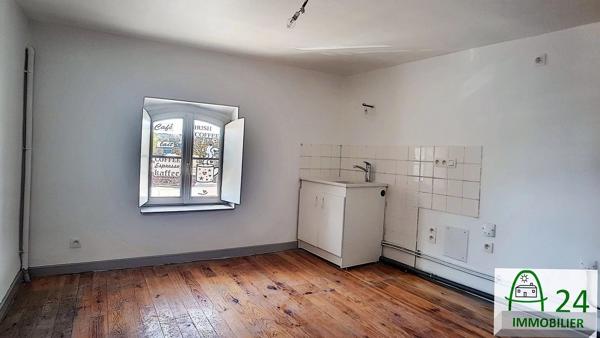 Location                                                      Appartement
                        
                     4 pièces                      62 m2                     à Le Bugue