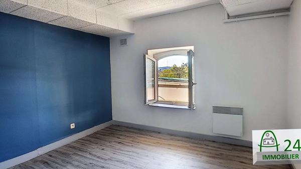 Location                                                      Appartement
                        
                     4 pièces                      62 m2                     à Le Bugue