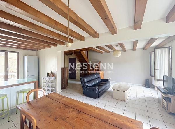Saint-Fargeau Village - Duplex  2 chambres avec terrasse et place de parking privative - Proches commerces, gare RER D, écoles